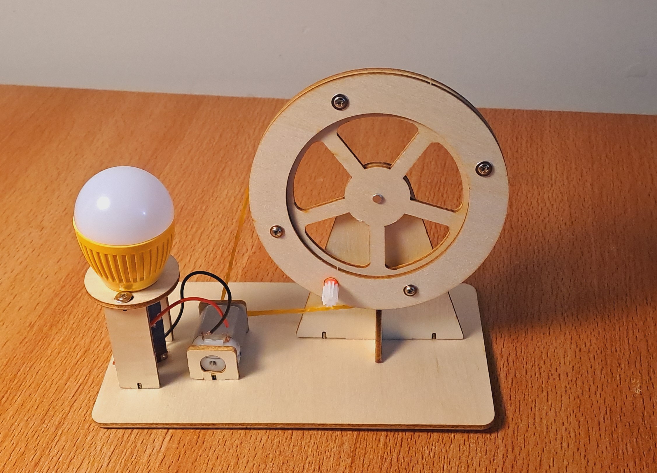 Hand-crank electric generator